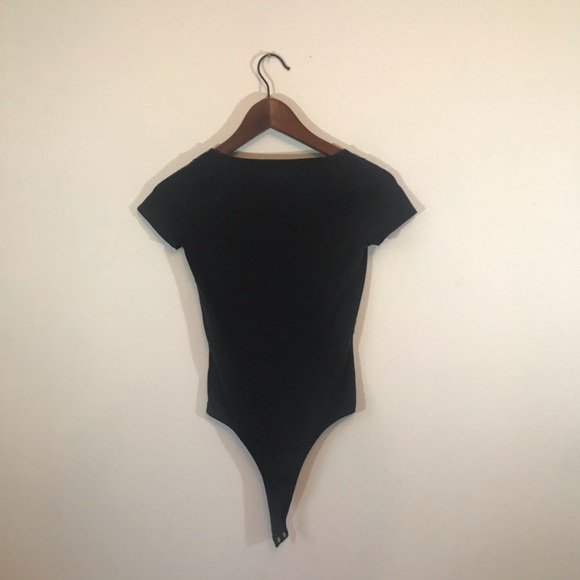Hollister Black Keyhole T-shirt Bodysuit - Picture 5 of 6